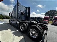 2021 Volvo VNL64T760