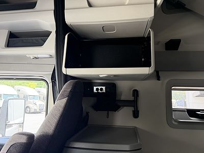 2027 Volvo VNL64T860