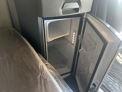 2023 Volvo VNL64T740