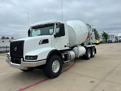 2026 Volvo VHD64B300