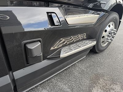 2027 Volvo VNL64T860