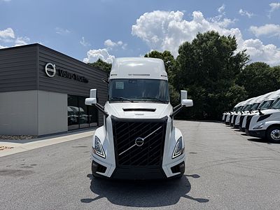 2027 Volvo VNL64T860