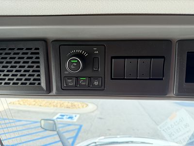2027 Volvo VNL64T860
