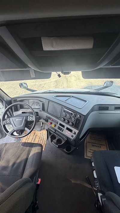 2020 Freightliner CASCADIA 126