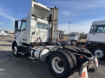 2020 Volvo VNM200