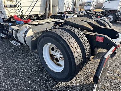2014 Volvo VNM200