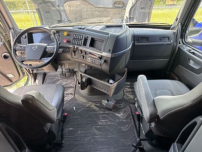 2024 Volvo VNL64T760