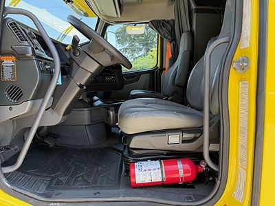 2023 Volvo VNL64T860