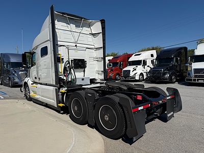 2023 Volvo VNL64T740