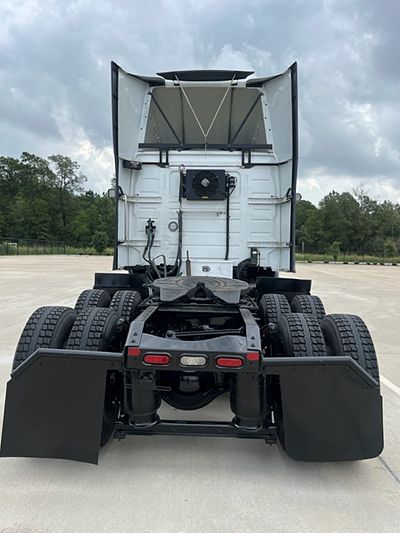 2020 Volvo VNR64T400
