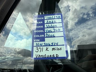2022 Volvo VNL64T760