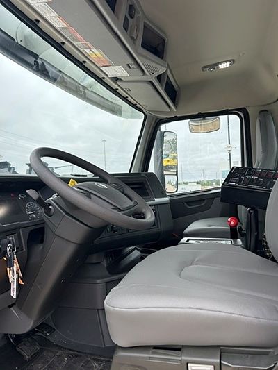 2026 Volvo VHD64B300