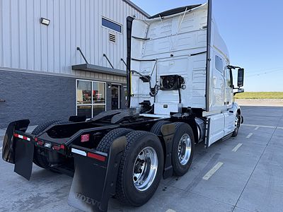 2023 Volvo VNL64T740