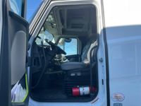 2025 Volvo VNL64T860