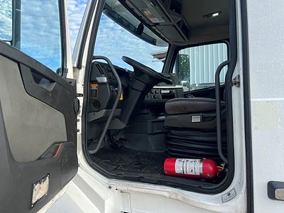 2019 Volvo VNL