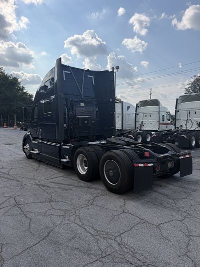 2020 Volvo VNL64T860
