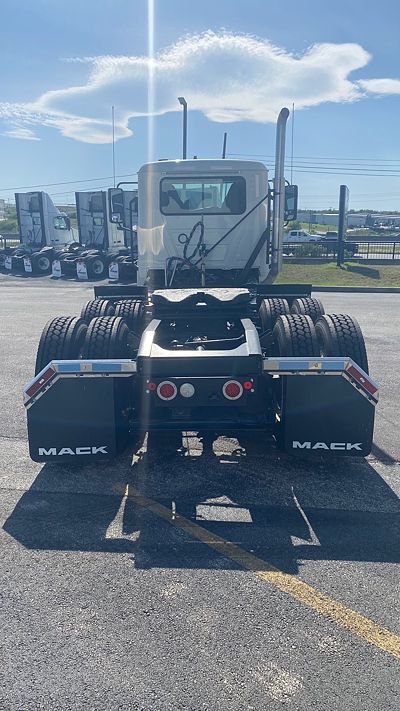 2026 Mack PINNACLE 64T