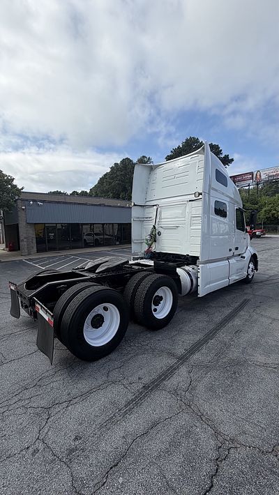 2020 Volvo VNL64T760