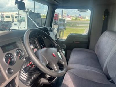 2022 Kenworth T370