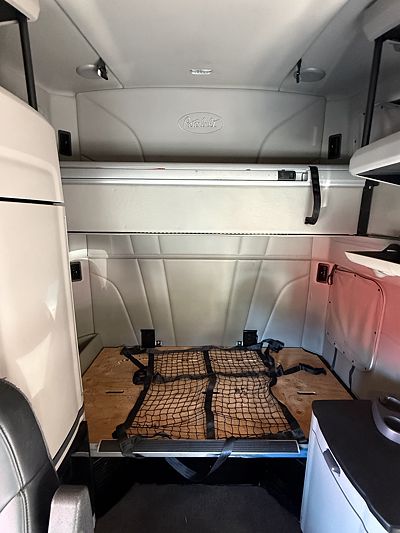 2023 Peterbilt 579