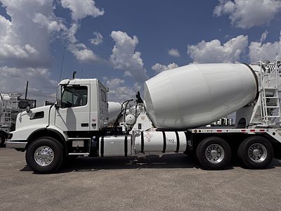 2026 Volvo VHD64B300