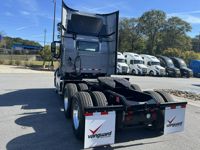 2025 Volvo VNL64T300