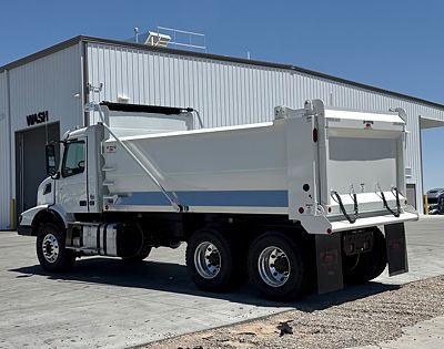 2026 Volvo VHD64B300