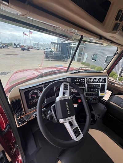 2027 Mack PINNACLE 64T