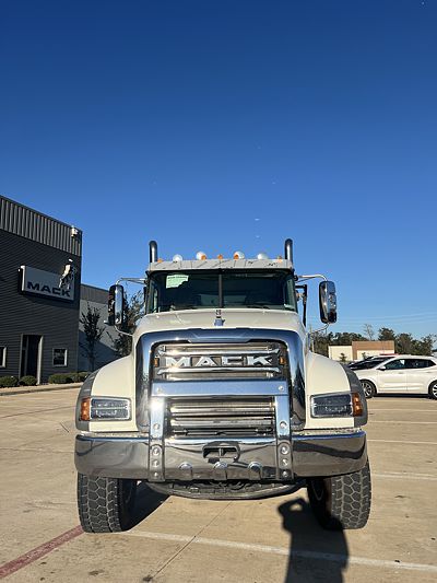 2026 Mack GR64F