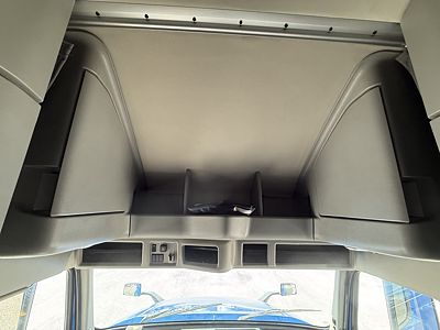 2022 Volvo VNL64T760