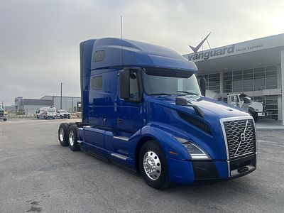 2022 Volvo VNL64T760
