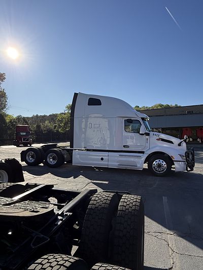 2023 Peterbilt 579