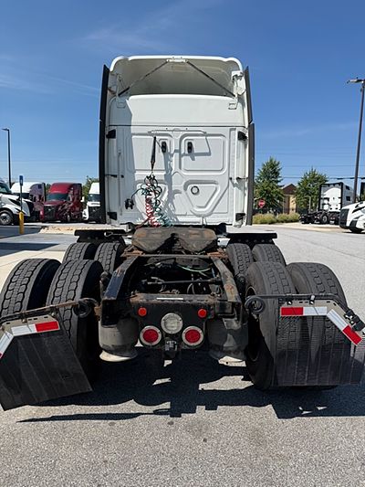 2020 Freightliner CASCADIA 126