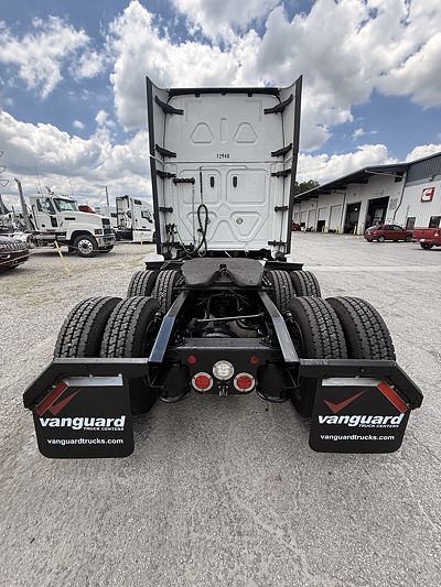 2022 Freightliner CASCADIA 126