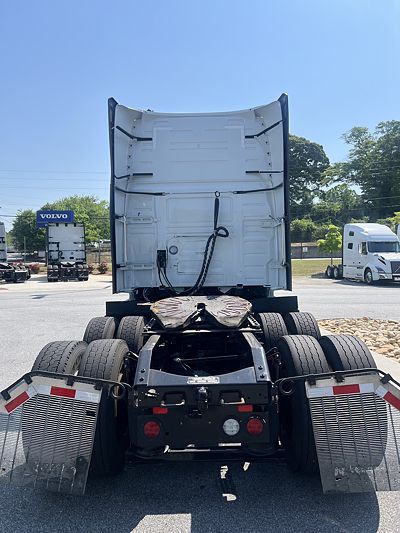 2023 Volvo VNL64T760