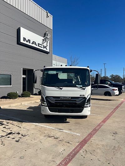 2026 Isuzu NPR-XD