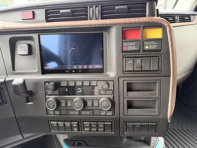 2027 Volvo VNL64T860