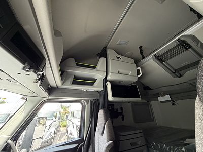 2027 Volvo VNL64T860