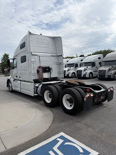 2020 Volvo VNL64T760
