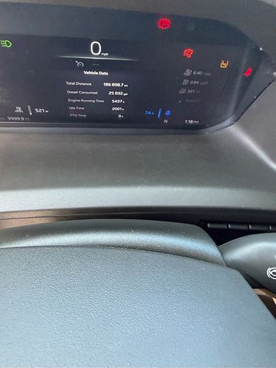 2026 Volvo V4L64T86