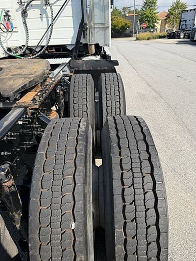 2020 Volvo VNR64T640