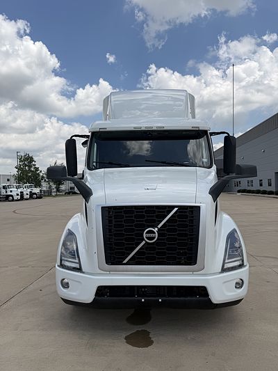 2019 Volvo VNR64T400