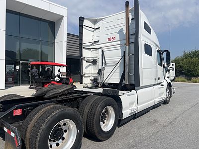 2021 Volvo VNL64T760
