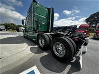 2021 Volvo VNL64T860