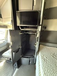 2024 Volvo VNL64T860