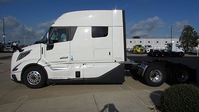 2027 Volvo VNL64T840