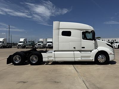 2022 Volvo VNL64T740