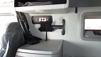2027 Volvo VNL64T840