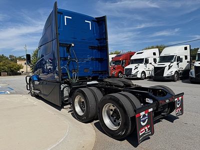 2026 Volvo VNL64T860