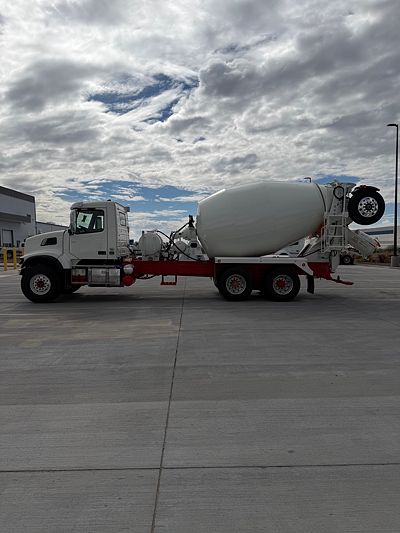 2026 Volvo VHD64F300